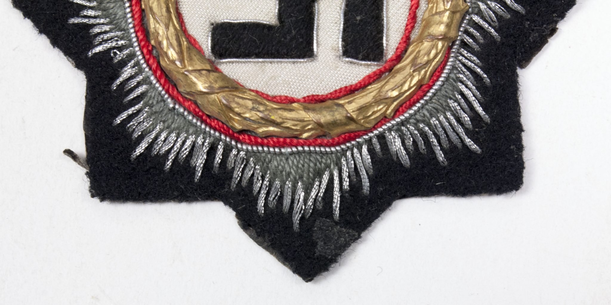 Deutsches Kreuz in gold (DKIG) im Stoff in Panzerausführung / German Cross in gold on Panzercloth with maker stamp – Extremely rare — image 12