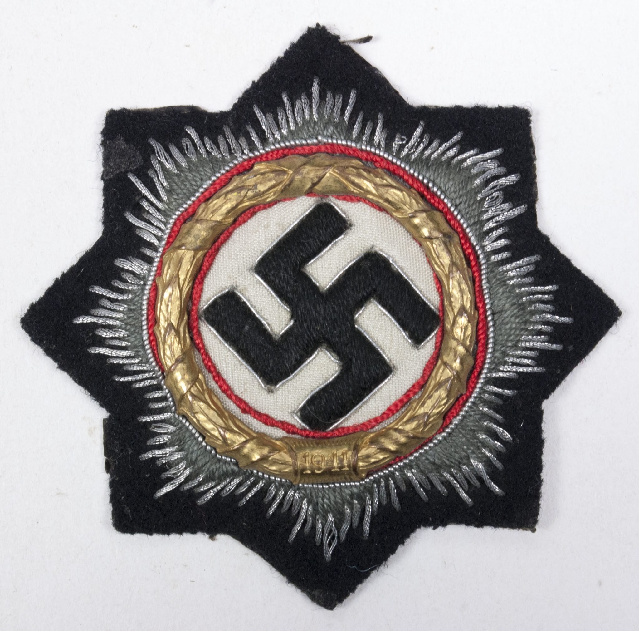 Deutsches Kreuz in gold (DKIG) im Stoff in Panzerausführung / German Cross in gold on Panzercloth with maker stamp – Extremely rare — image 3
