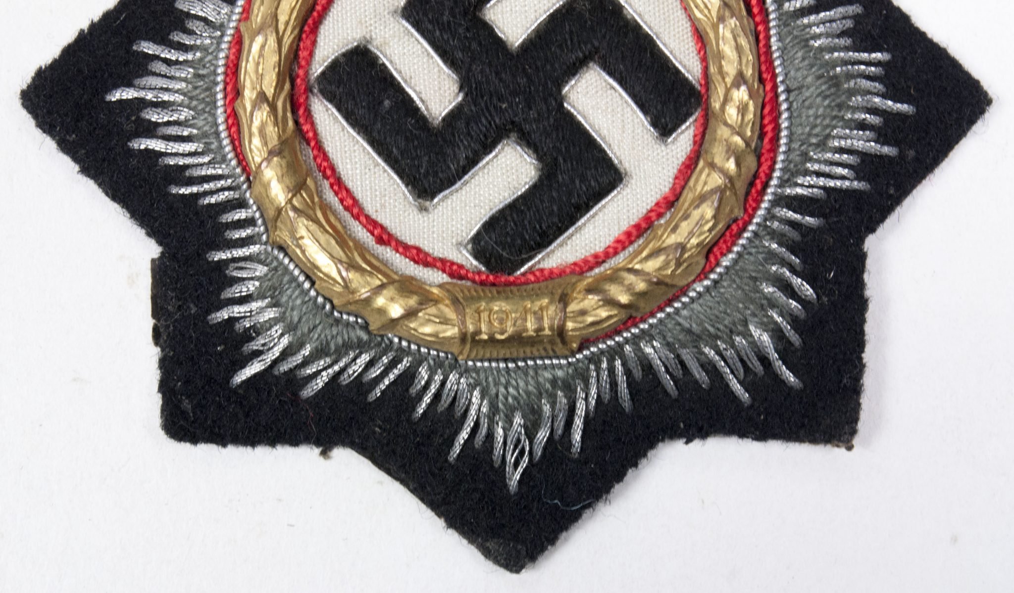 Deutsches Kreuz in gold (DKIG) im Stoff in Panzerausführung / German Cross in gold on Panzercloth with maker stamp – Extremely rare — image 4