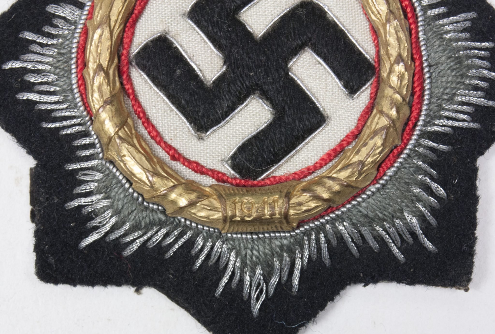 Deutsches Kreuz in gold (DKIG) im Stoff in Panzerausführung / German Cross in gold on Panzercloth with maker stamp – Extremely rare — image 5
