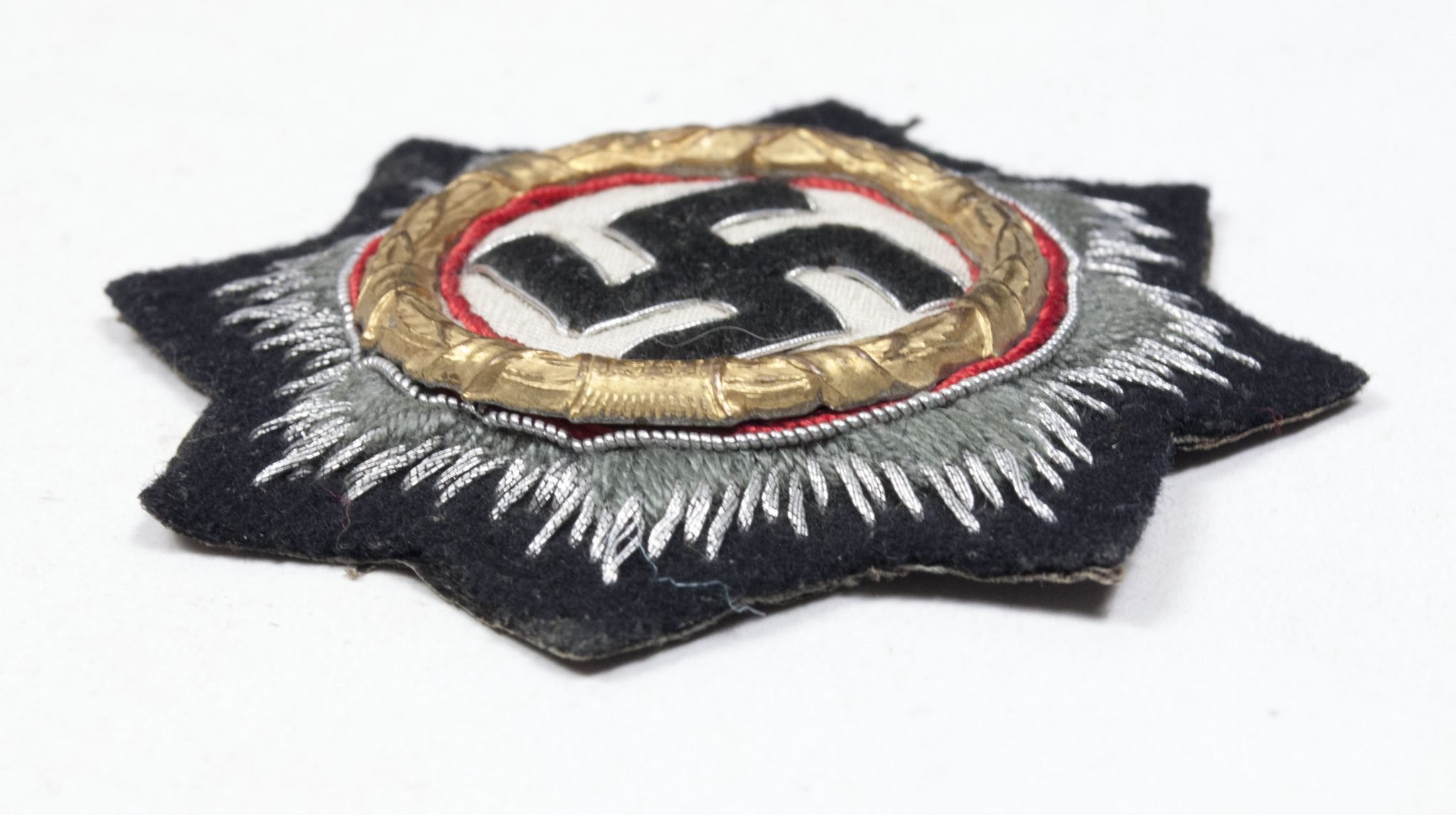 Deutsches Kreuz in gold (DKIG) im Stoff in Panzerausführung / German Cross in gold on Panzercloth with maker stamp – Extremely rare — image 8