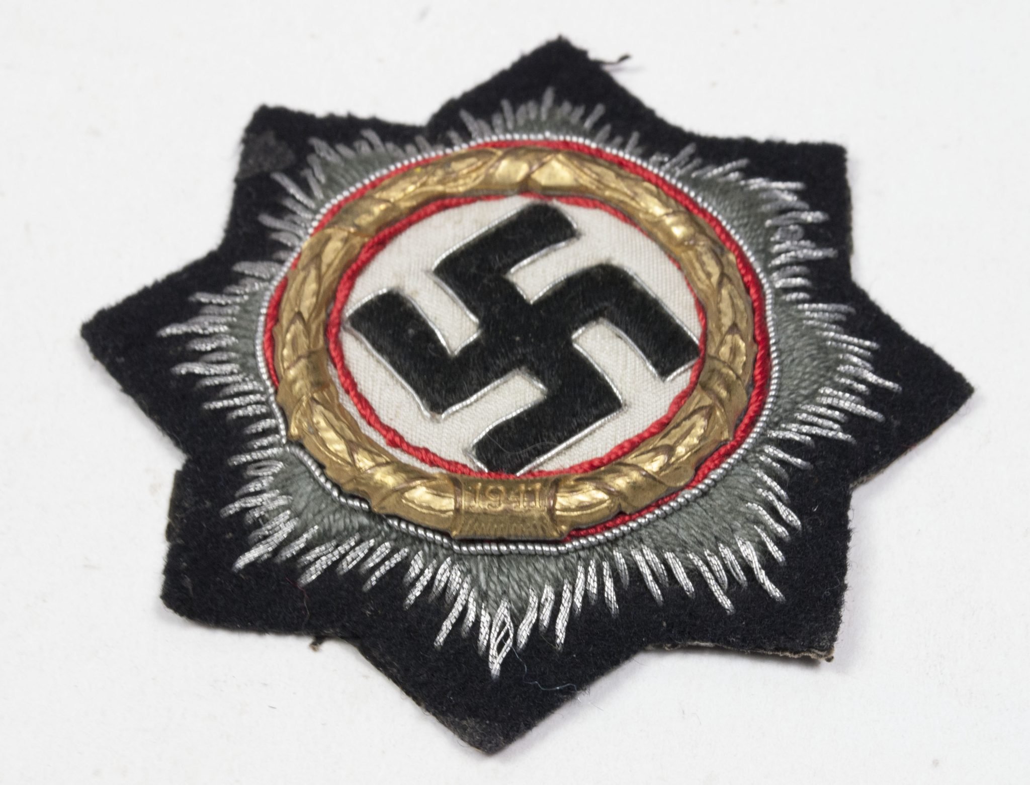 Deutsches Kreuz in gold (DKIG) im Stoff in Panzerausführung / German Cross in gold on Panzercloth with maker stamp – Extremely rare — image 9