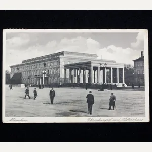 (Postcard) München, Ehrentempel mit Führerhaus