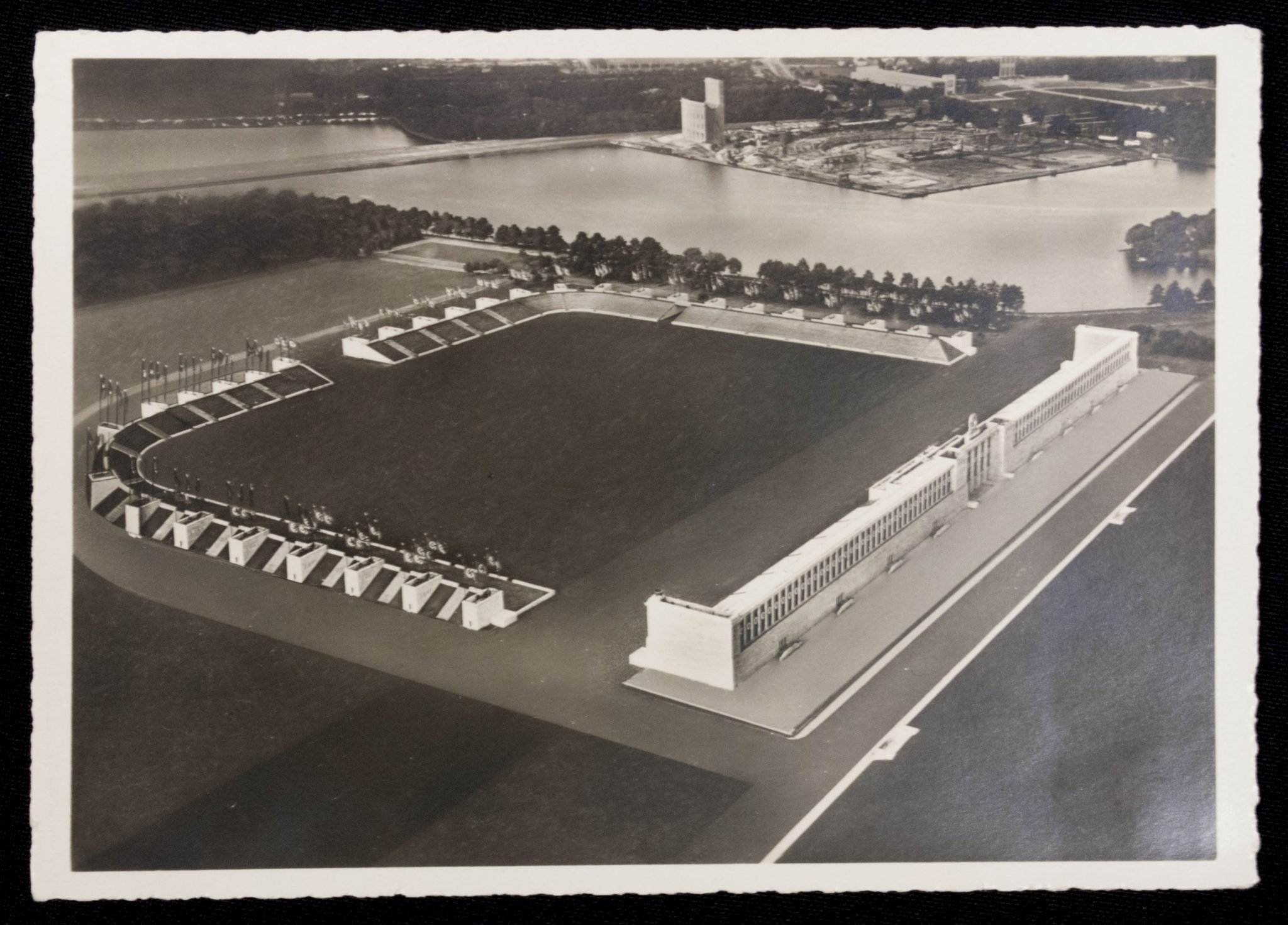 (Postcard) Nürnberg. Stadt der Reichsparteitage. Zeppelinfeld mit Luitpoldarena im Hintergrund — image 2
