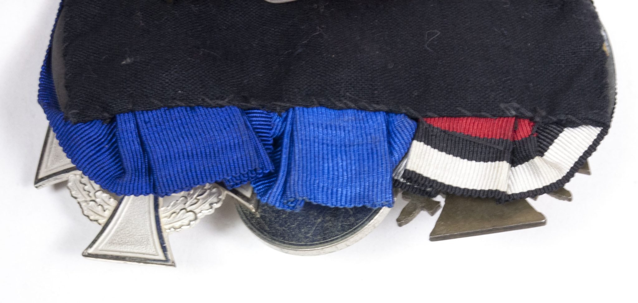 German WWII medalbar with Frontkàmpofer Ehrenkreuz + Im Dienste bei der Fahne + Treue Dienst 25 Jahre — image 5