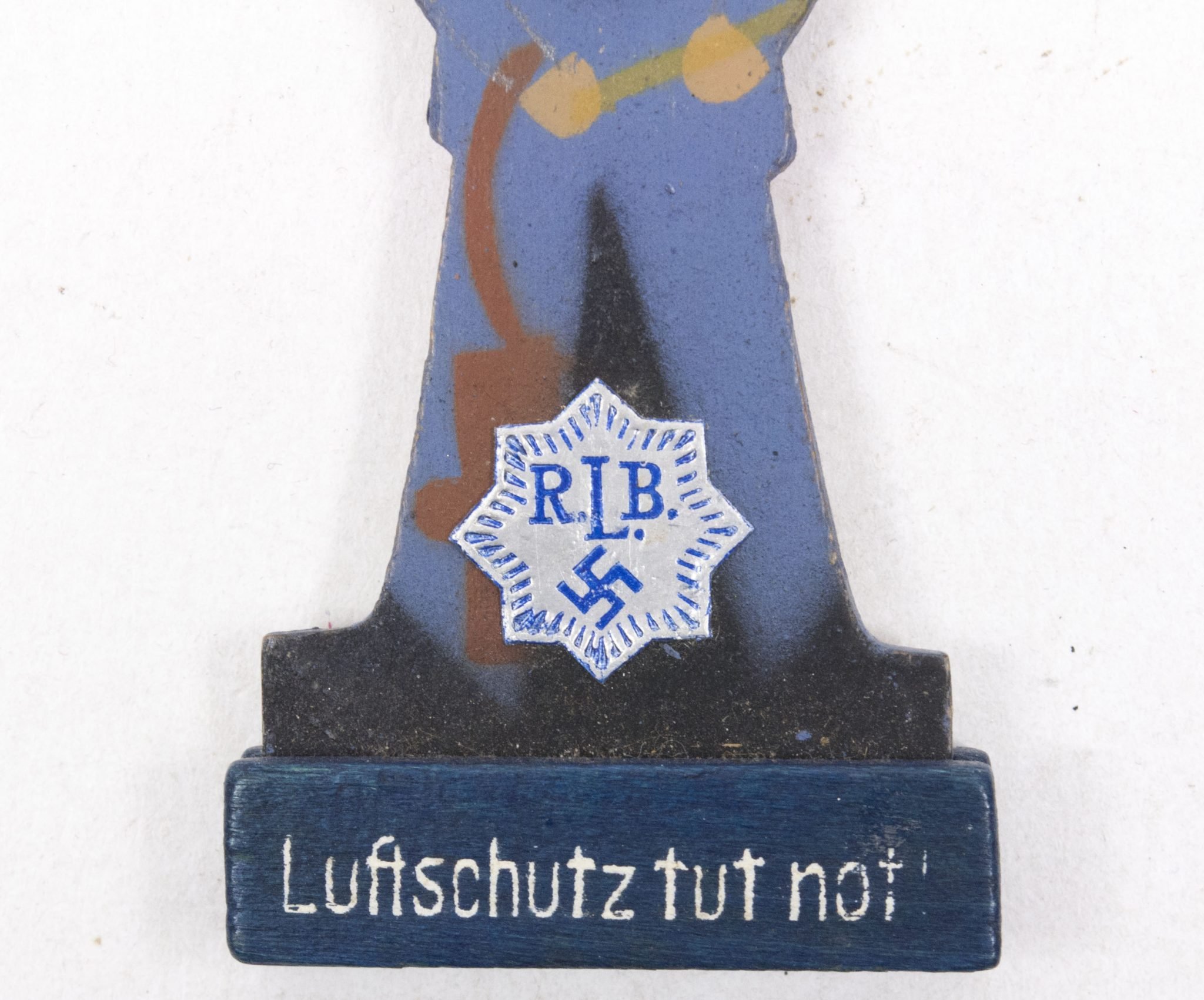 Reichsluftschutzbund (RLB) Luftschutz tut Not badge – Very rare — image 5