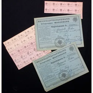 2x Reichsluftschutzbund Ortsgruppe Magedeburg Mitgliedsausweis – (Mother and Daughter)