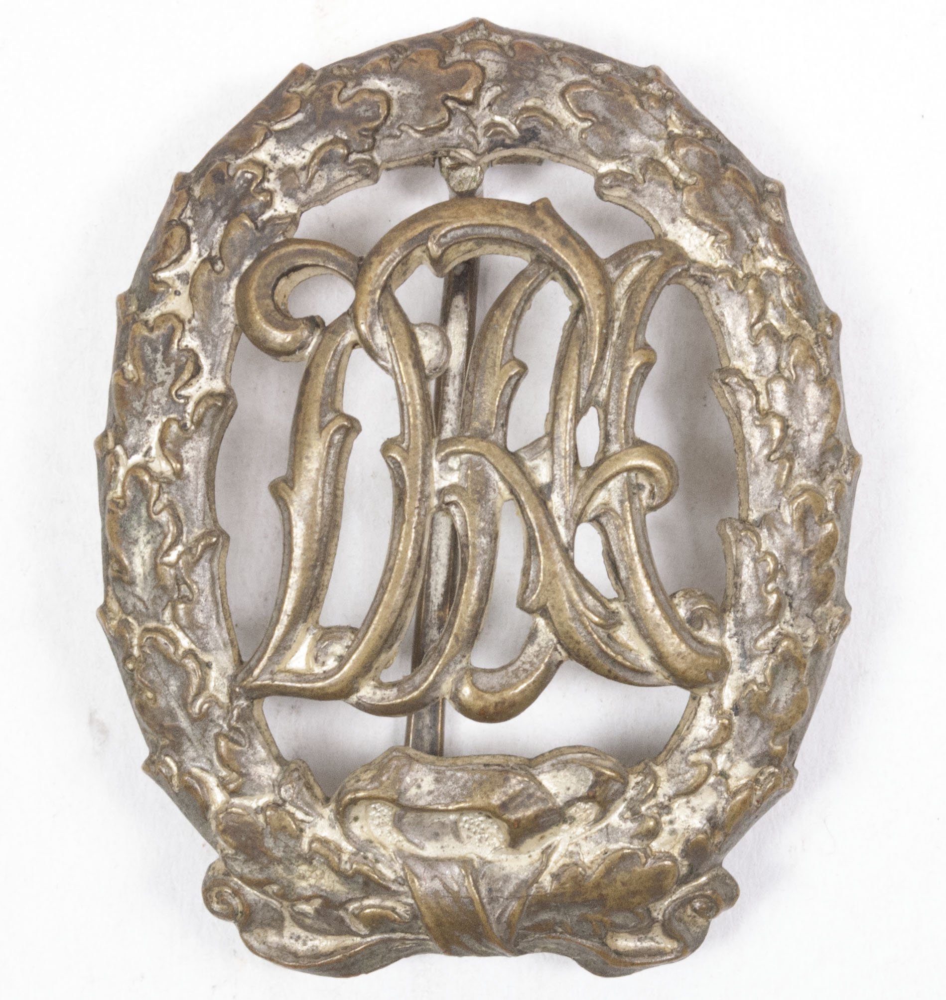 Deutsches Reichsabzeichen für Leibesübungen in silver (DRA) (maker Wernstein) — image 4