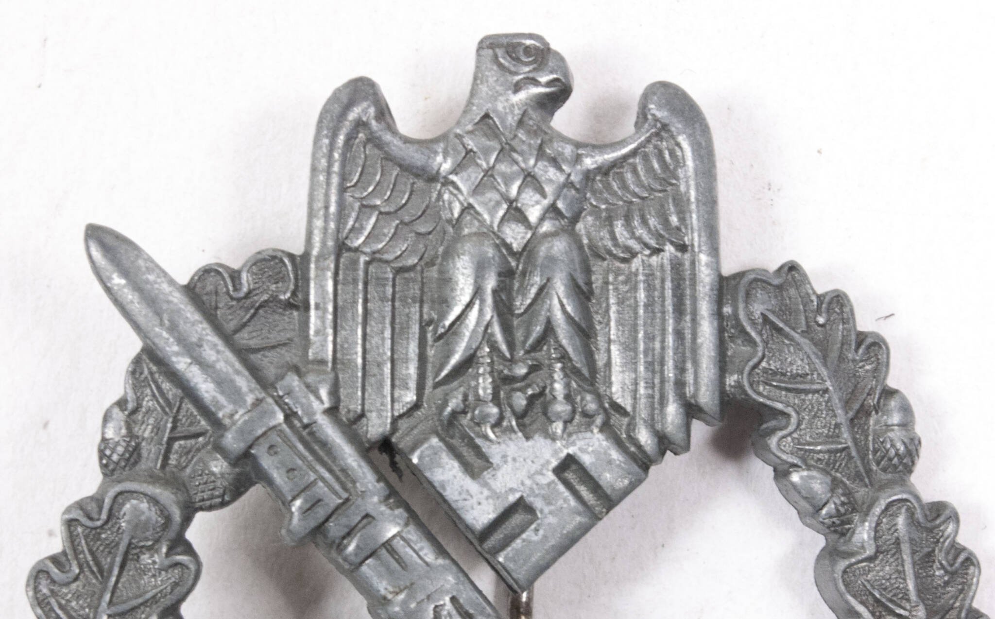 Infanterie Sturmabzeichen (ISA) Infantry Assault Badge (IAB) (Maker Metal & Kunststoff 'MK1') — image 4