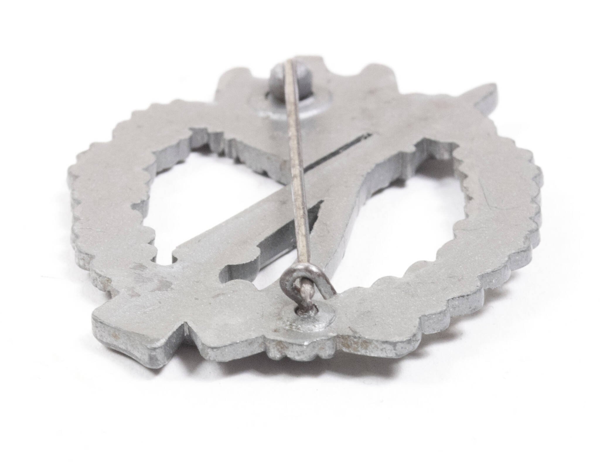 Infanterie Sturmabzeichen (ISA) Infantry Assault Badge (IAB) (Maker Metal & Kunststoff 'MK1') — image 5