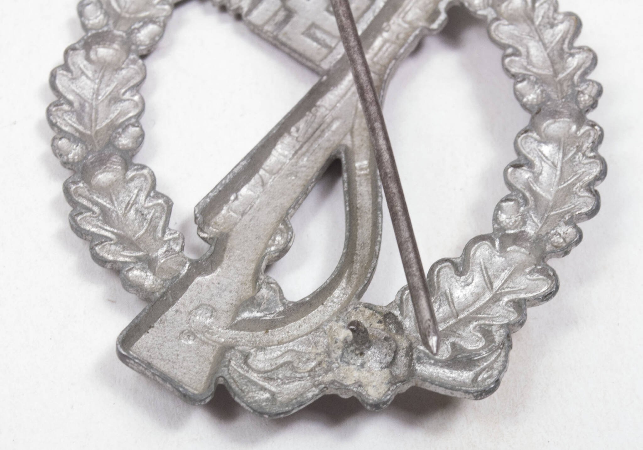 Infanterie Sturmabzeichen (ISA) / Infantry Assault Badge (IAB) (Maker Friedrich Linden FLL) — image 4