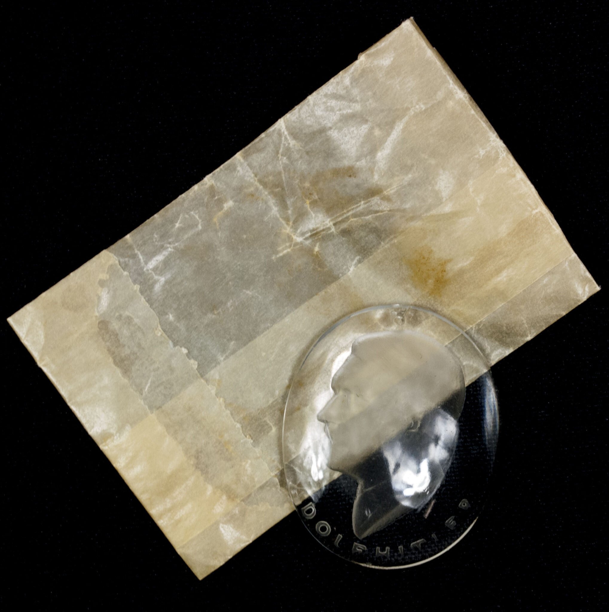 Adolf Hitler Winterhilfswerk (WHW) glass hanger + bag — image 3