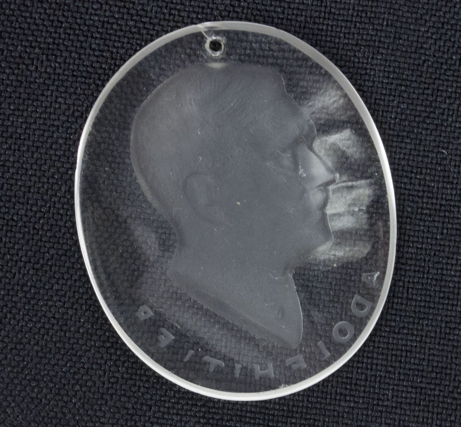 Adolf Hitler Winterhilfswerk (WHW) glass hanger + bag — image 7