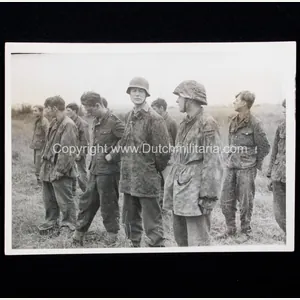 (Pressphoto) Captured Normandy 12.SS-Panzer-Division 'Hitlerjugend' members (16,5 x 12 cm) …