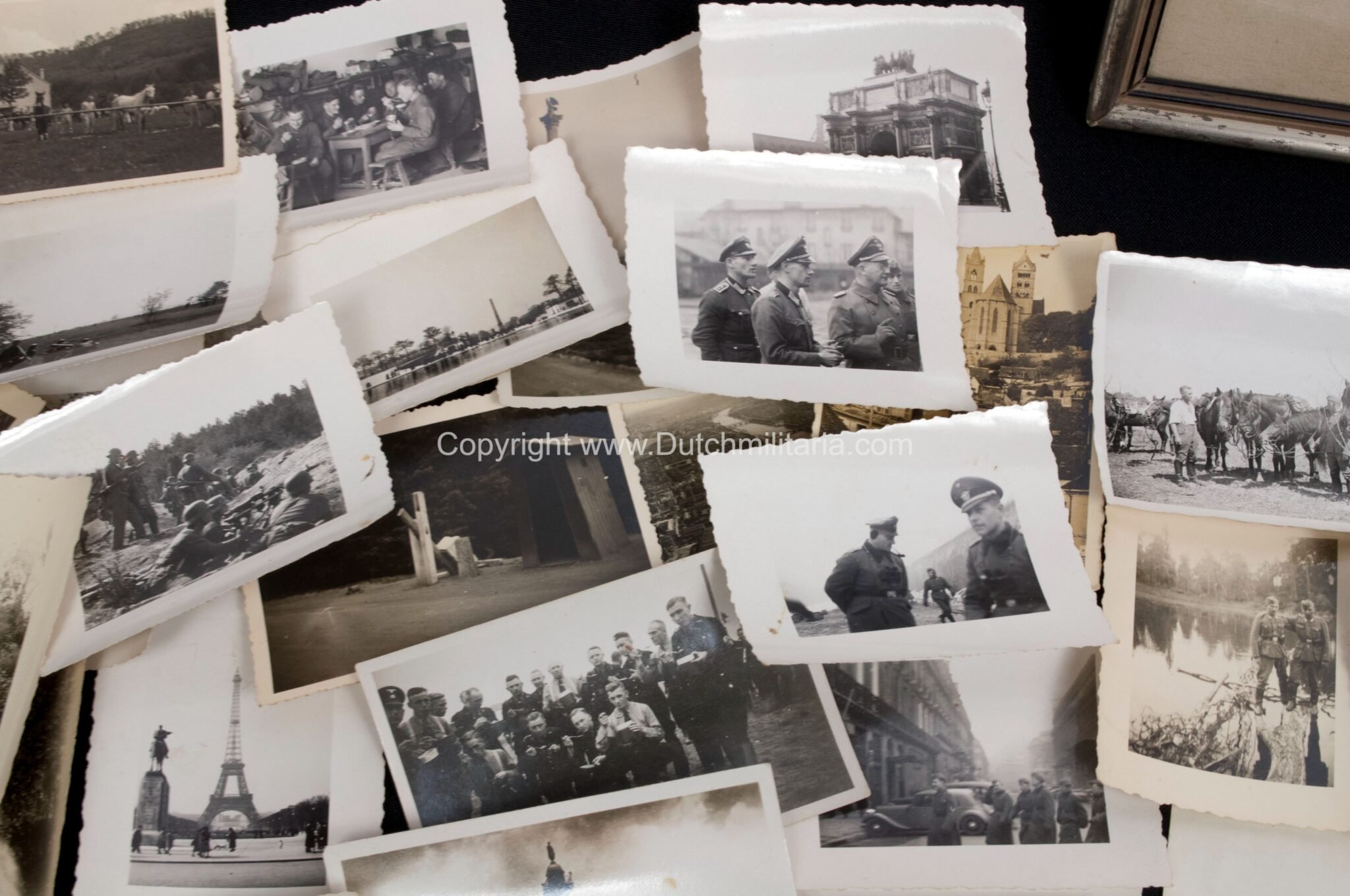 (Grouping) 4./SS-Pol. I.R.3 large portrait, Bescheinigung + 180 photo's + Polizei Mützenabzeichen (1941) — image 13