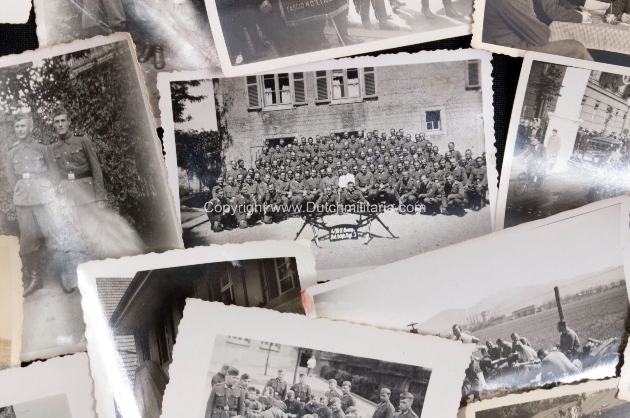 (Grouping) 4./SS-Pol. I.R.3 large portrait, Bescheinigung + 180 photo's + Polizei Mützenabzeichen (1941) — image 7