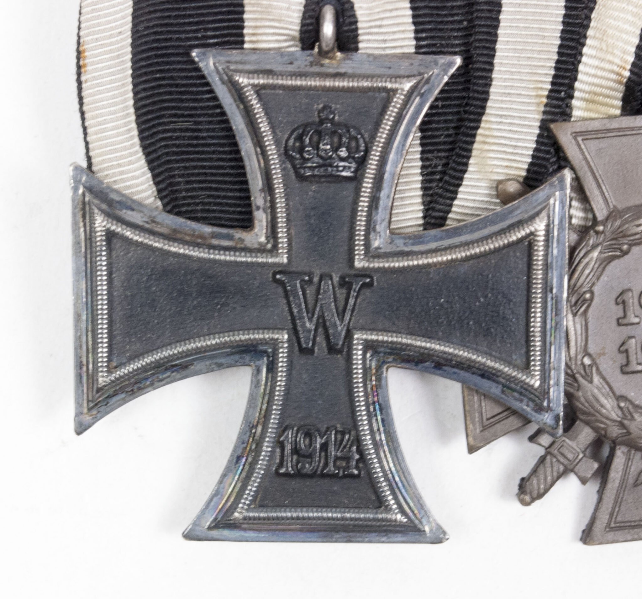 Medalbar with WWI Iron Cross second class + Frontkämpfer Ehrenkreuz — image 3