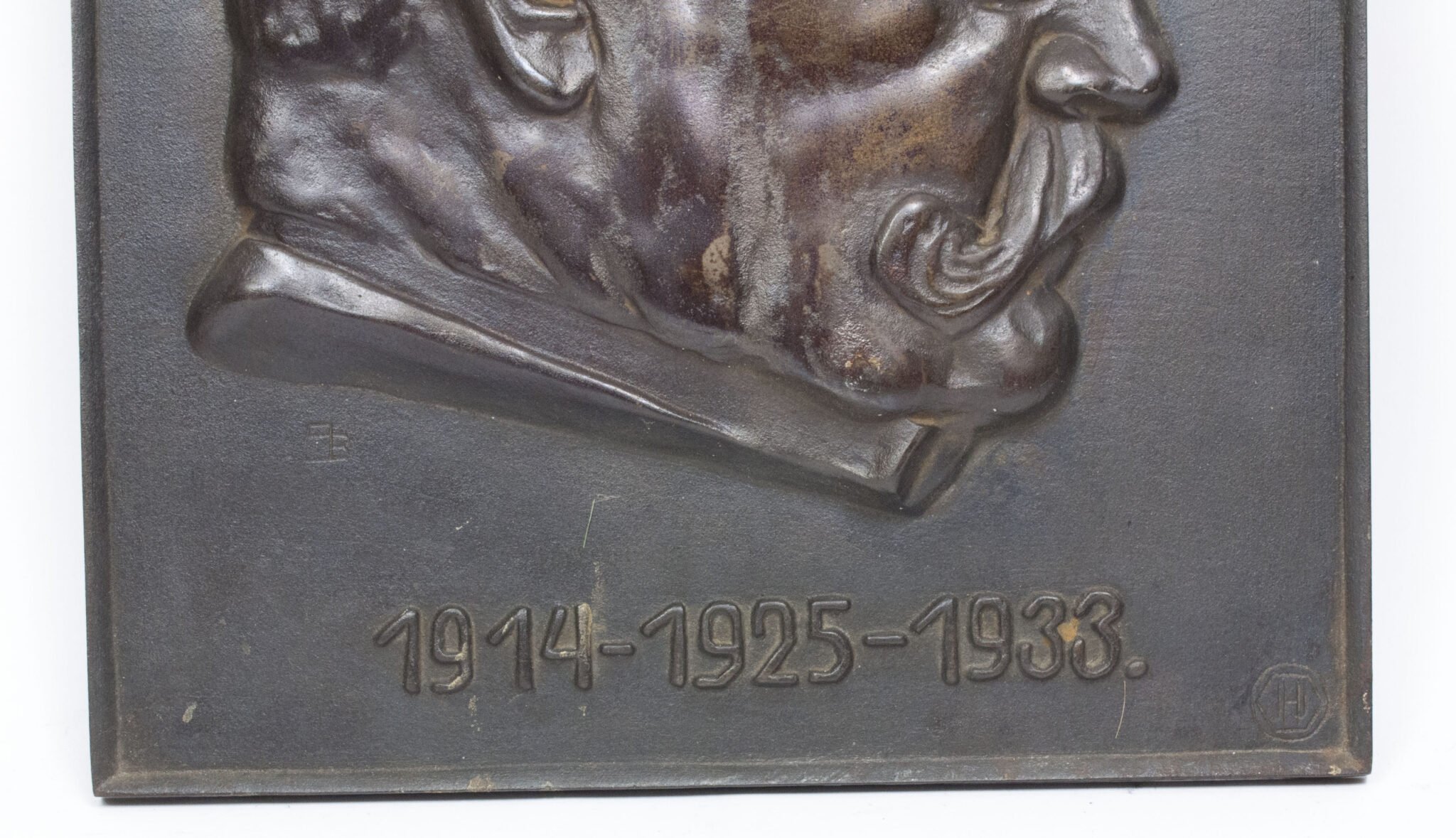 Large Paul von Hindenburg cast iron wallplate (44 x 25 cm) — image 3