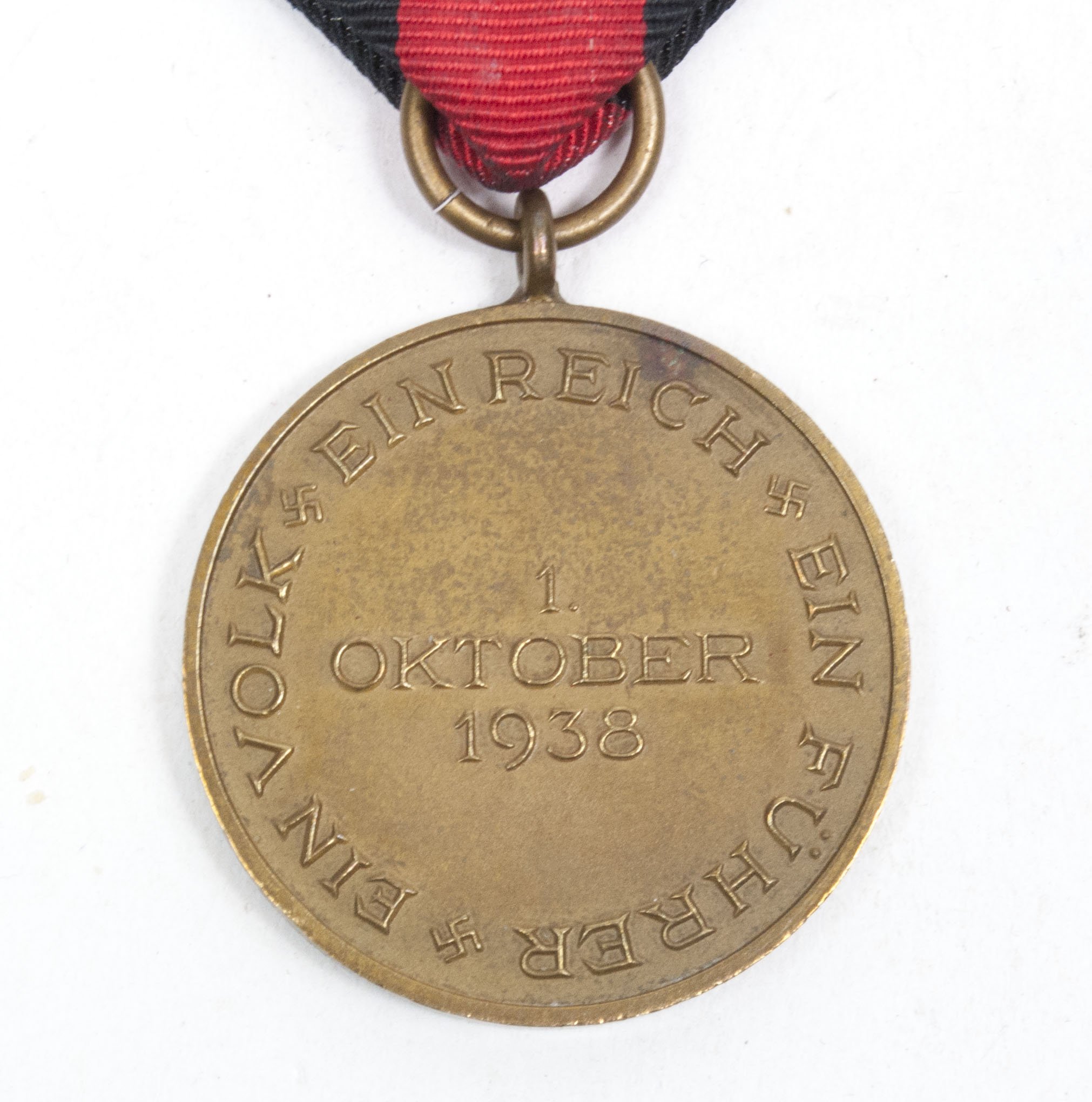 Sudetenland Annexation medal + case — image 10
