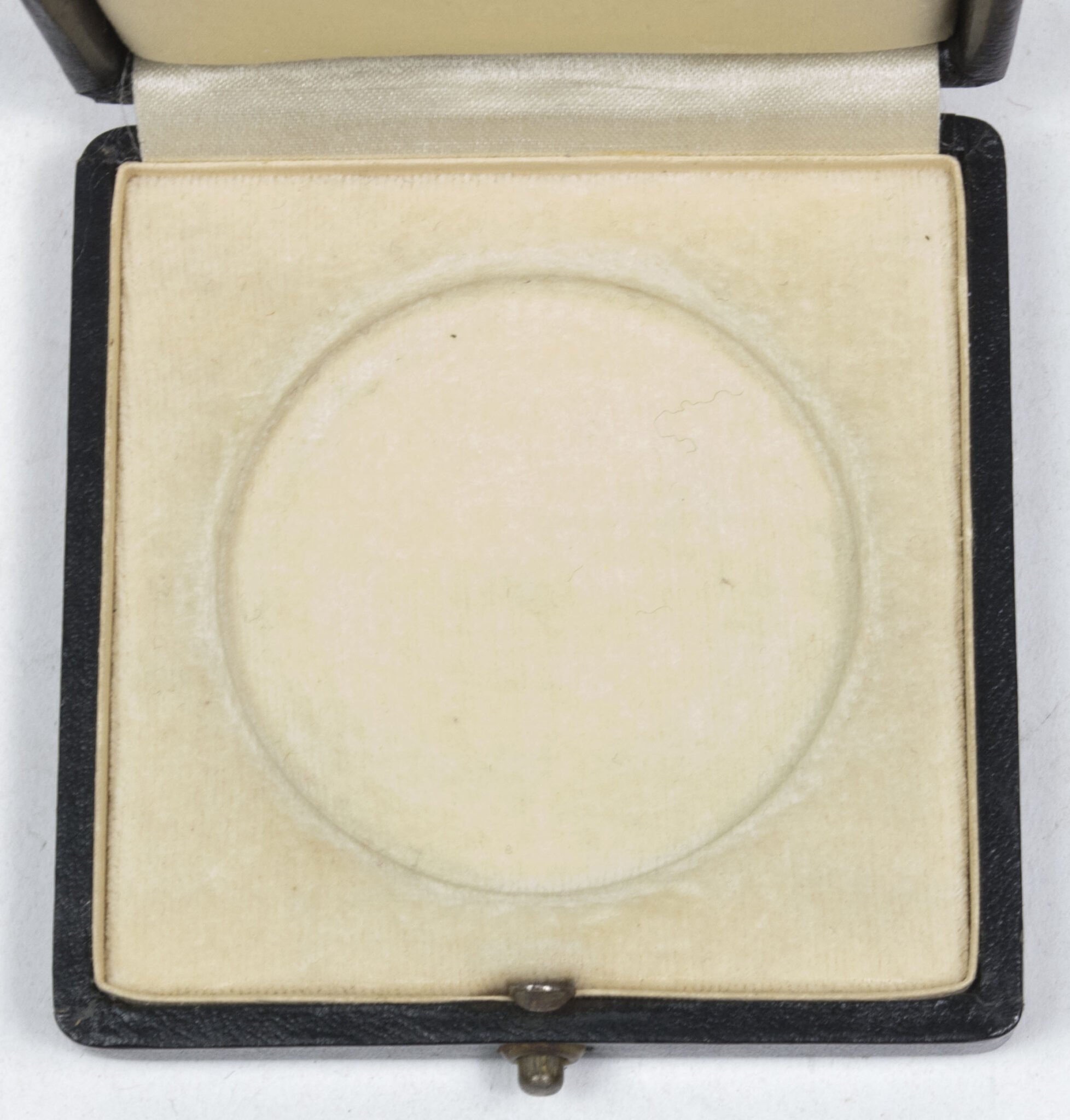 Deutscher Reichsbund für Leibesubüngen plaque – Gau XV Leichtathletik Meisterschaften Stuttgart 1937 — image 10