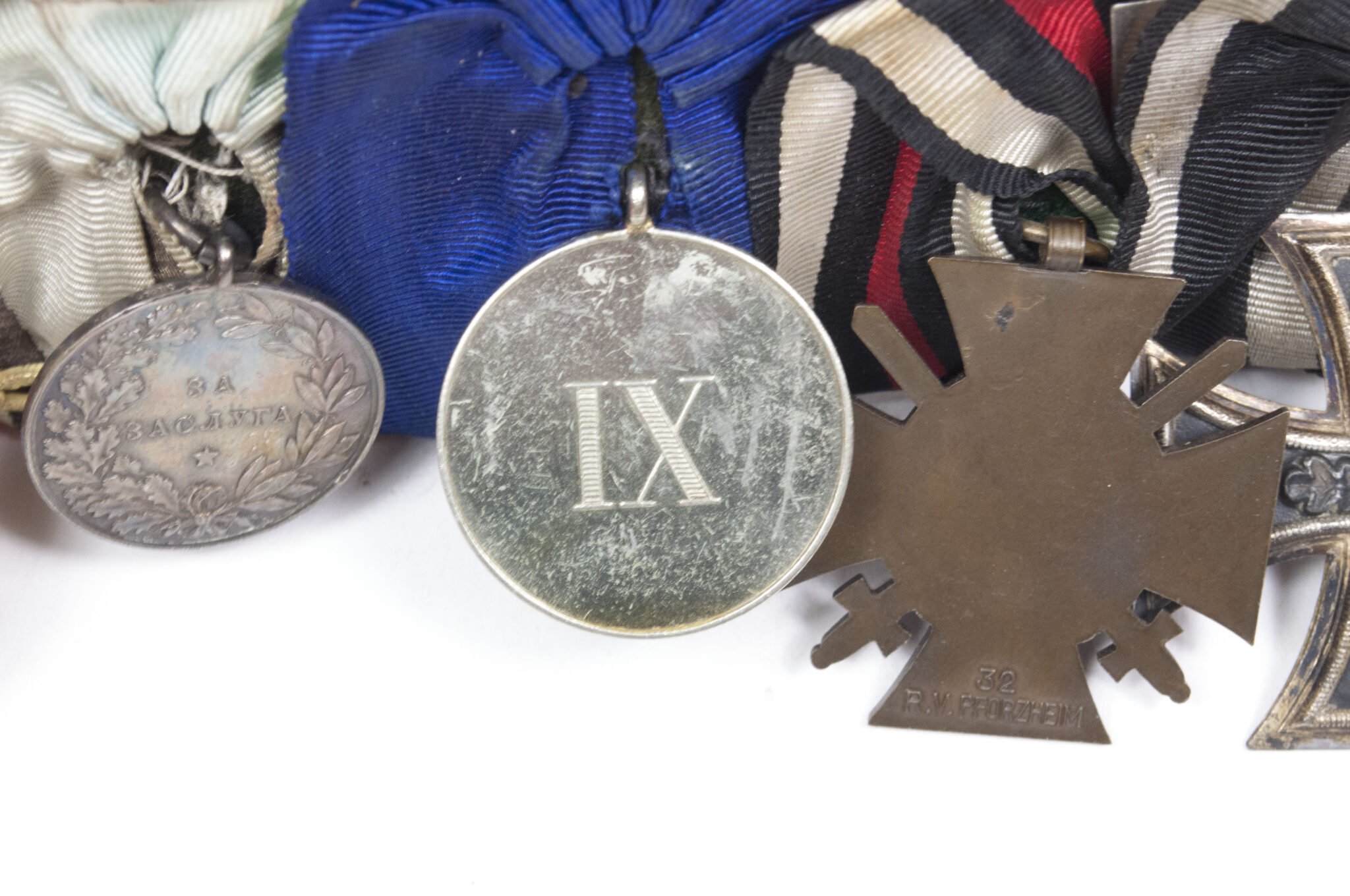 WWI Imperial German medalbar with EK2, FEK, Treue Dienste, Bulgarian bravery medal, Austrian + Romanian commemorative medals — image 20