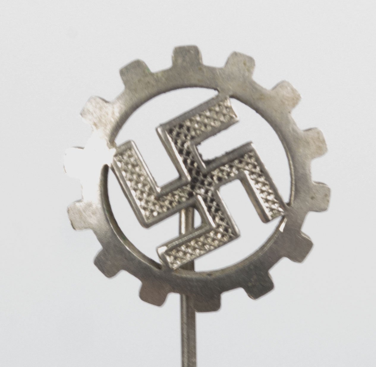 Deutsche Arbeitsfront (DAF) member badge (Stickpin) RZM 83 — image 3