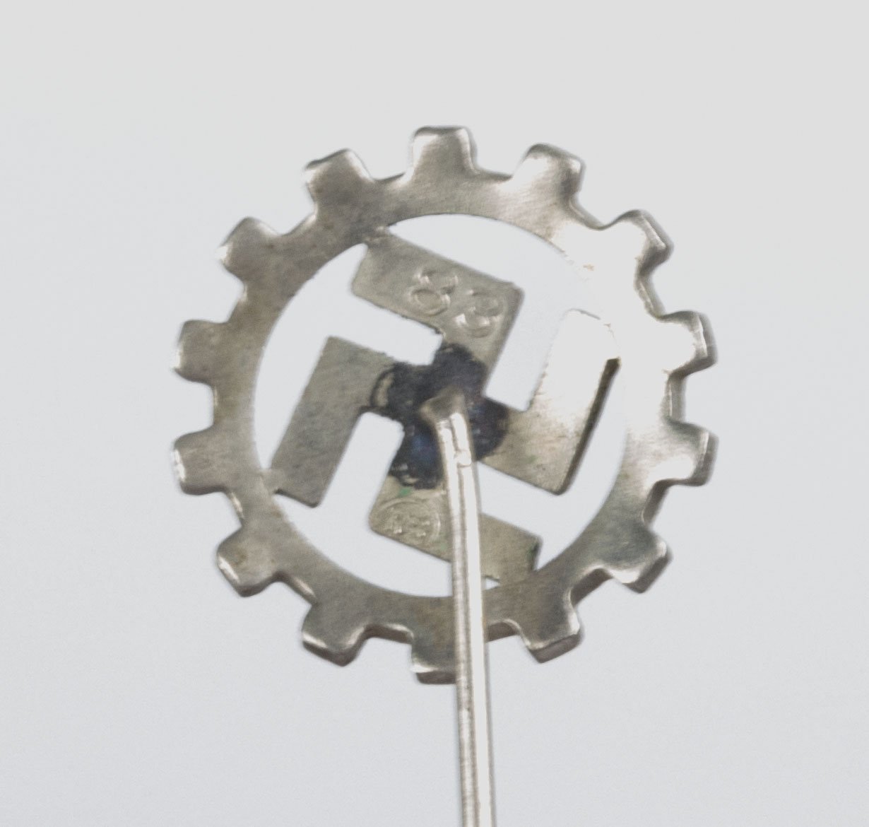Deutsche Arbeitsfront (DAF) member badge (Stickpin) RZM 83 — image 7