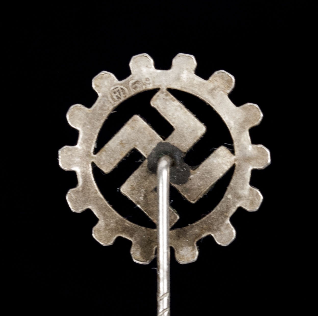 Deutsche Arbeitsfront (DAF) member badge (Stickpin) RZM 69 — image 7