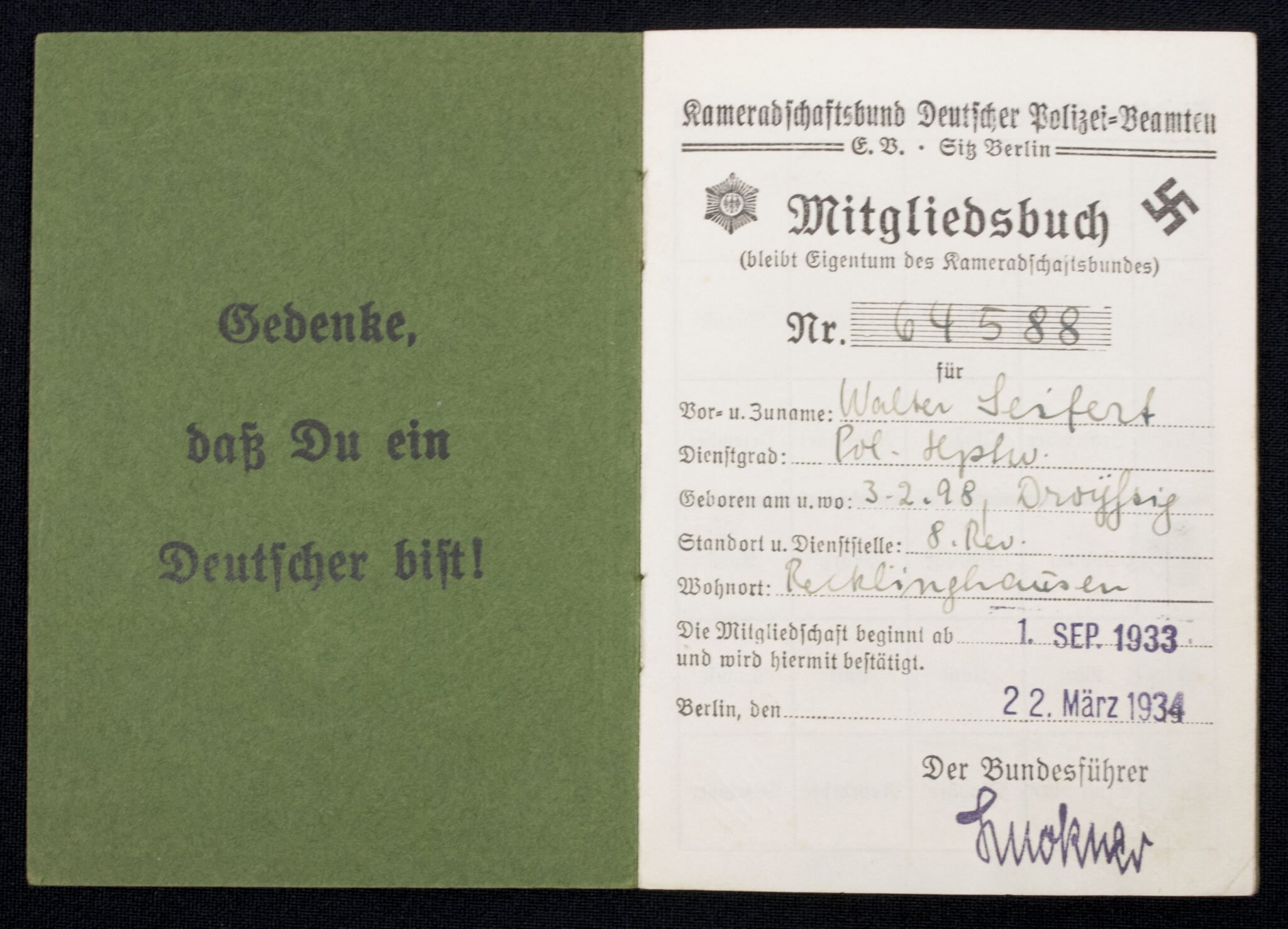 SA group with SA Leistungsbuch + Kameradschaftsbund Deutscher Polizeibeamten Mitgliedsbuch + Citations EK2, FEK, and more — image 17