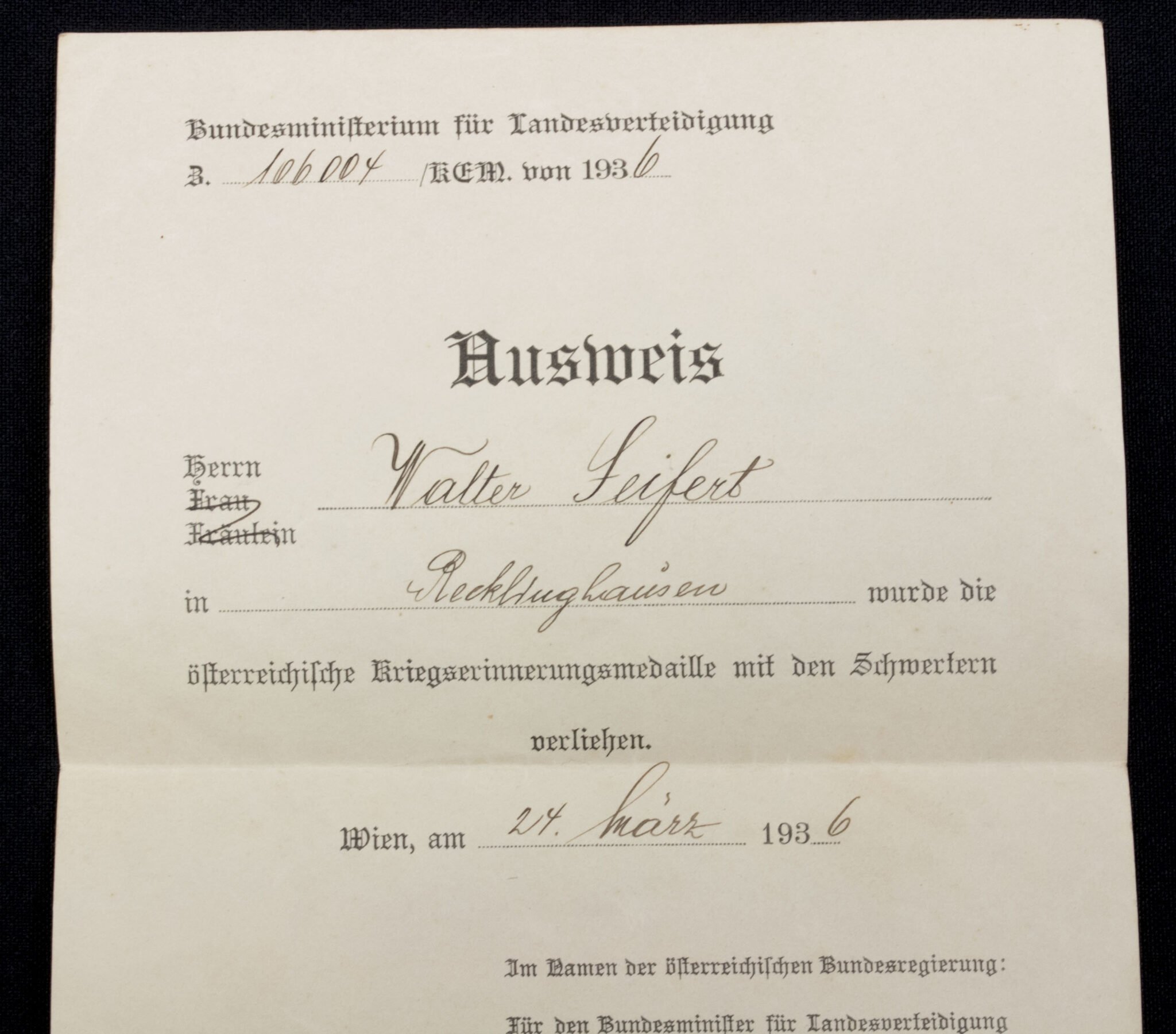 SA group with SA Leistungsbuch + Kameradschaftsbund Deutscher Polizeibeamten Mitgliedsbuch + Citations EK2, FEK, and more — image 4