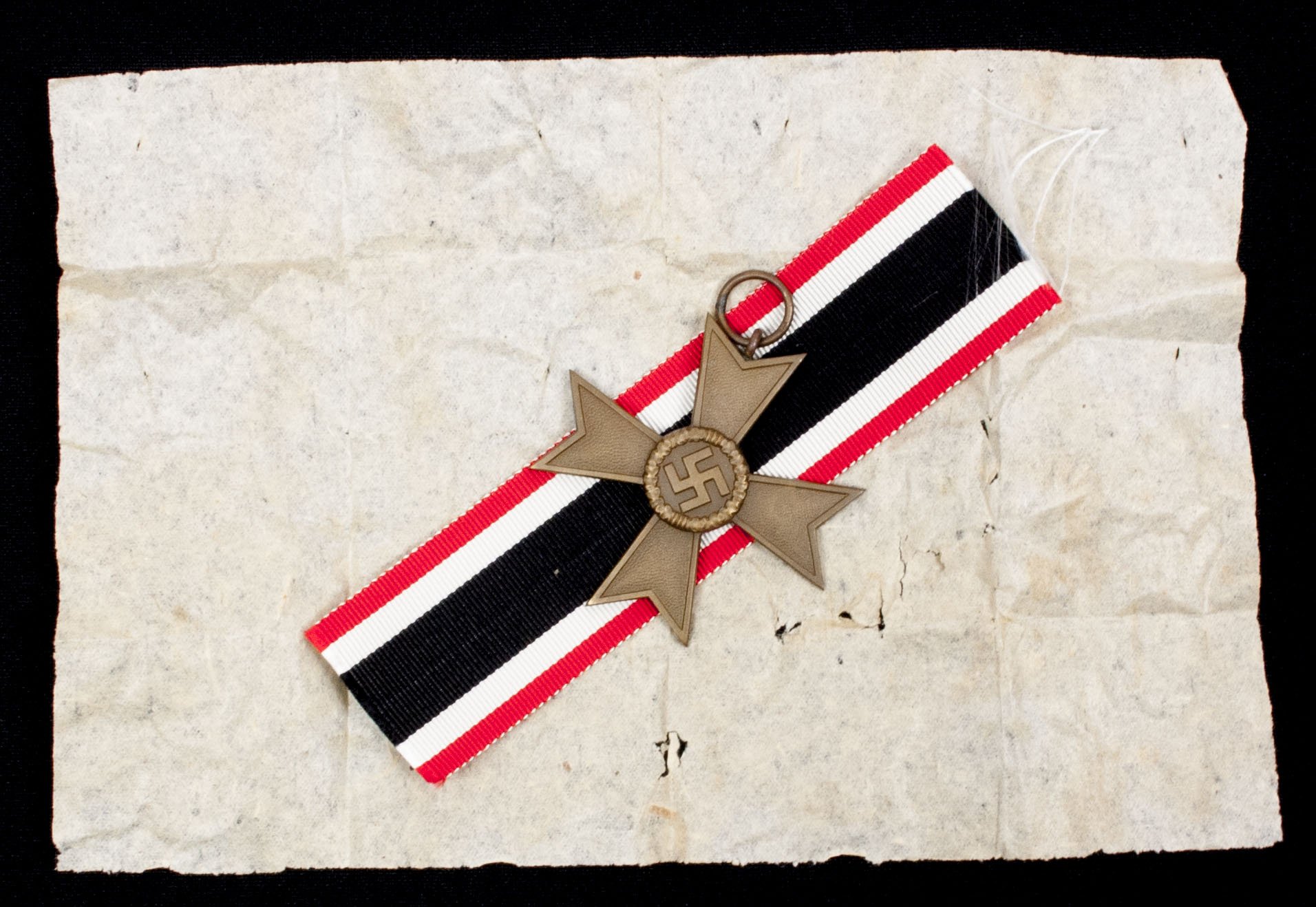 Kriegsverdienstkreuz (KVK) ohne Schwerter / War Merit Cross without swords (MM '1' Deschler) — image 2