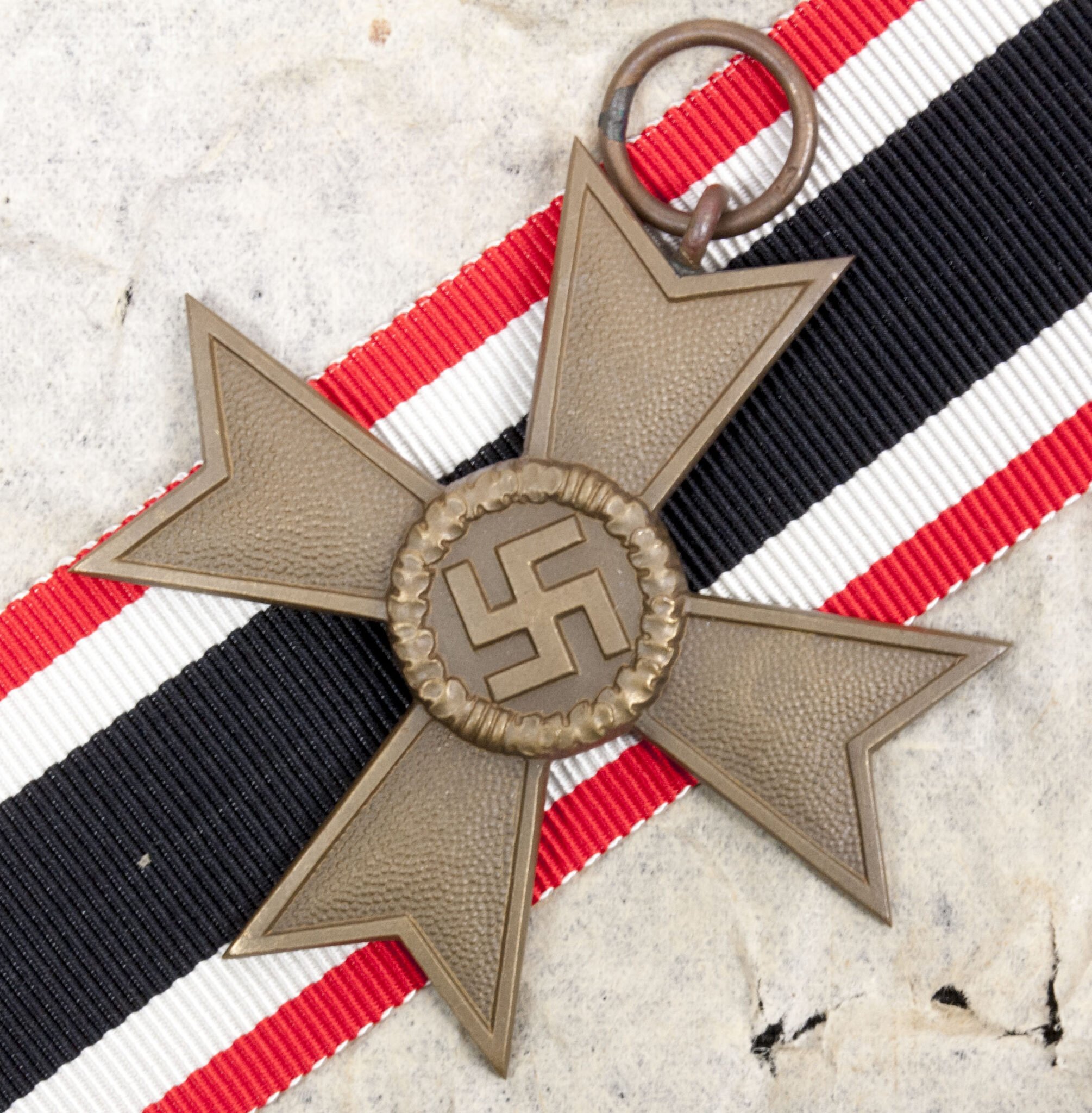 Kriegsverdienstkreuz (KVK) ohne Schwerter / War Merit Cross without swords (MM '1' Deschler) — image 3