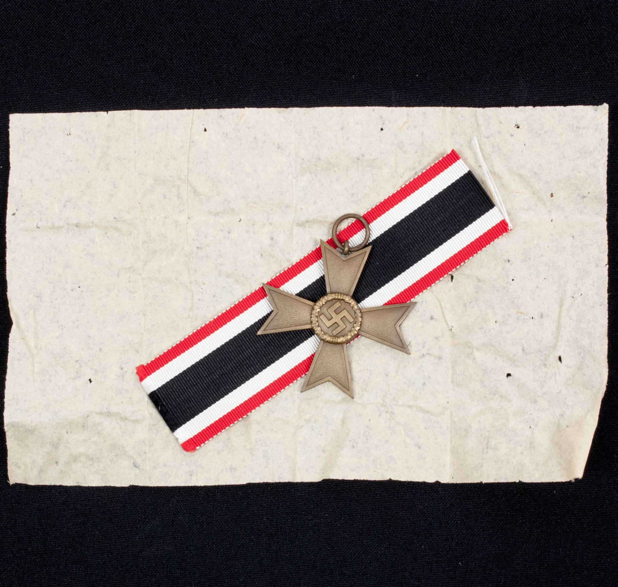 Kriegsverdienstkreuz (KVK) ohne Schwerter / War Merit Cross without swords (MM '1' Deschler) — image 2