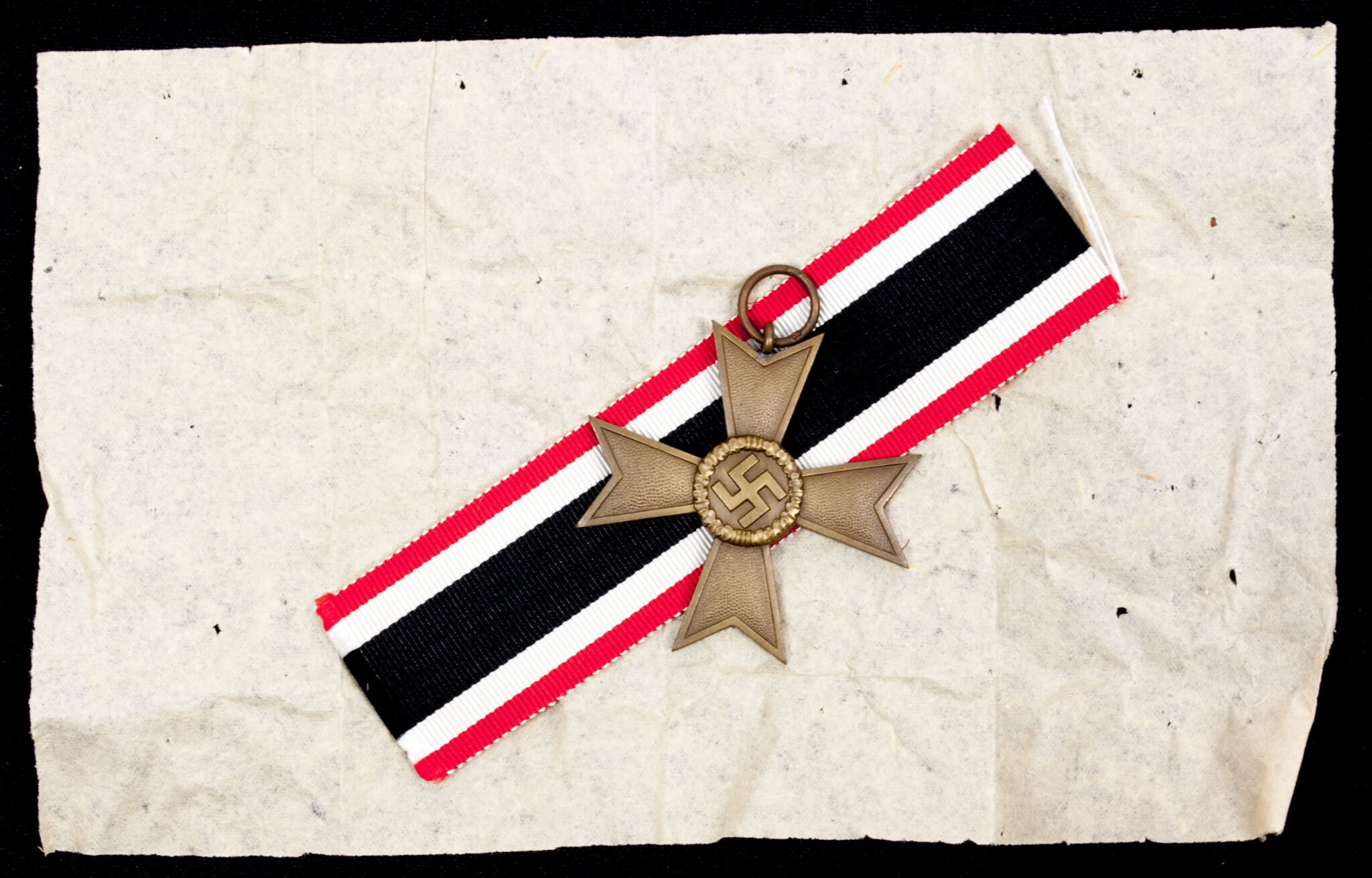 Kriegsverdienstkreuz (KVK) ohne Schwerter / War Merit Cross without swords (MM '1' Deschler) — image 3