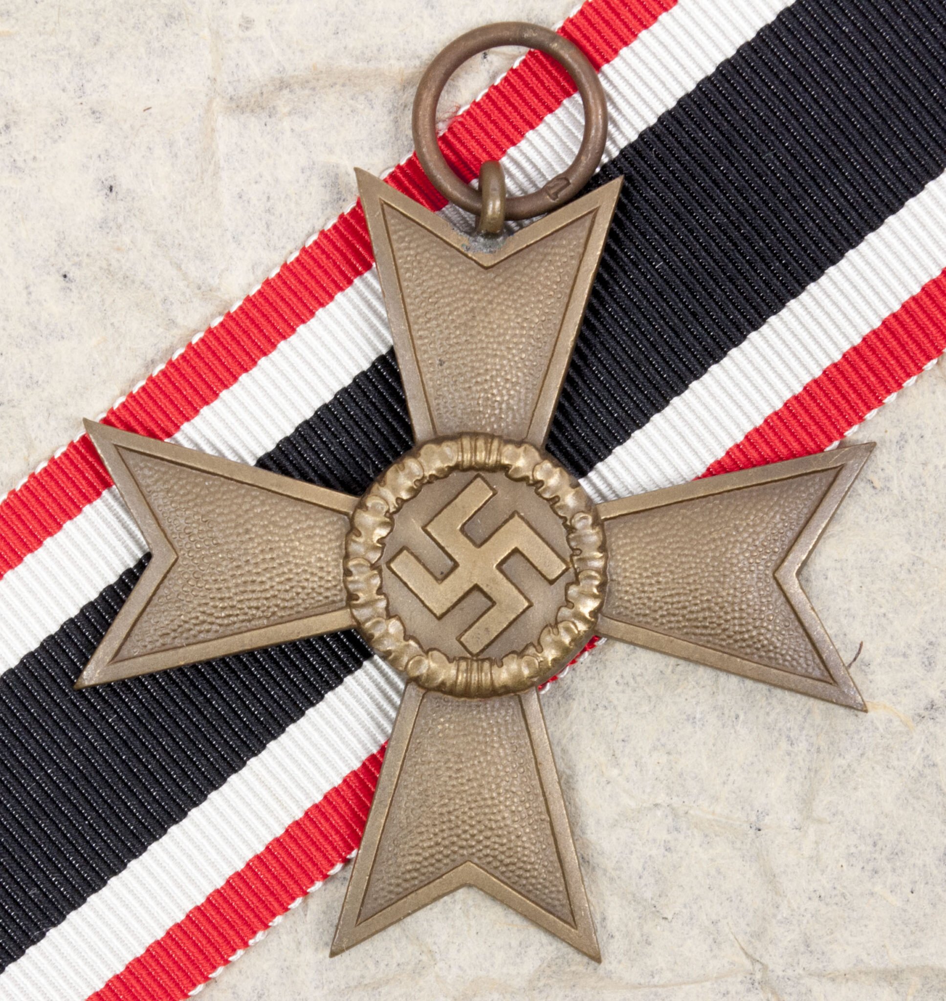 Kriegsverdienstkreuz (KVK) ohne Schwerter / War Merit Cross without swords (MM '1' Deschler) — image 4