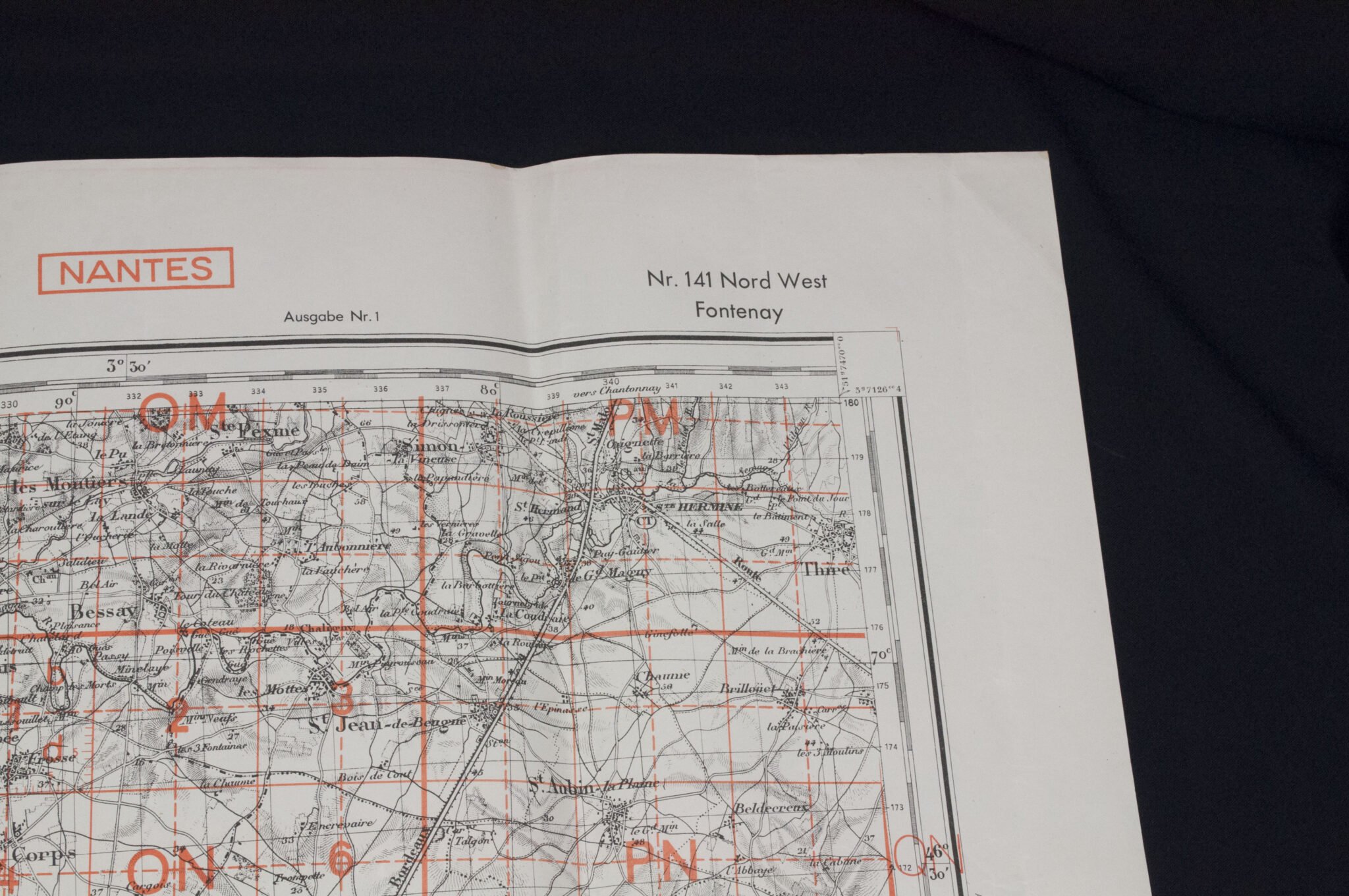 Named (!) Wooden map plotting board Panzer-Brigade 107 KDR. (Battle of Overloon and Market Garden) – RARE — image 100