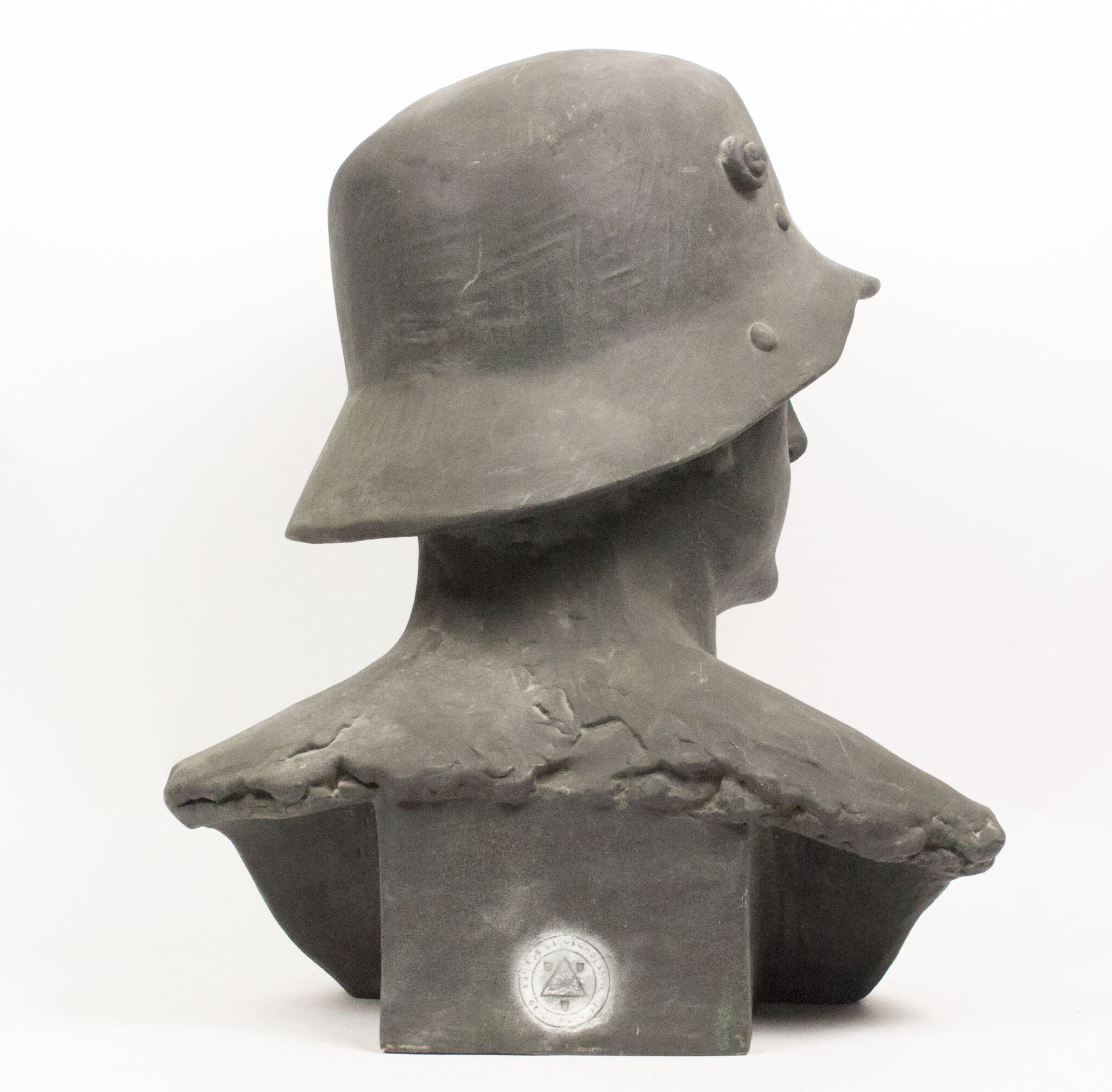 German World War I frontsoldier bust (57 cm high) — image 39