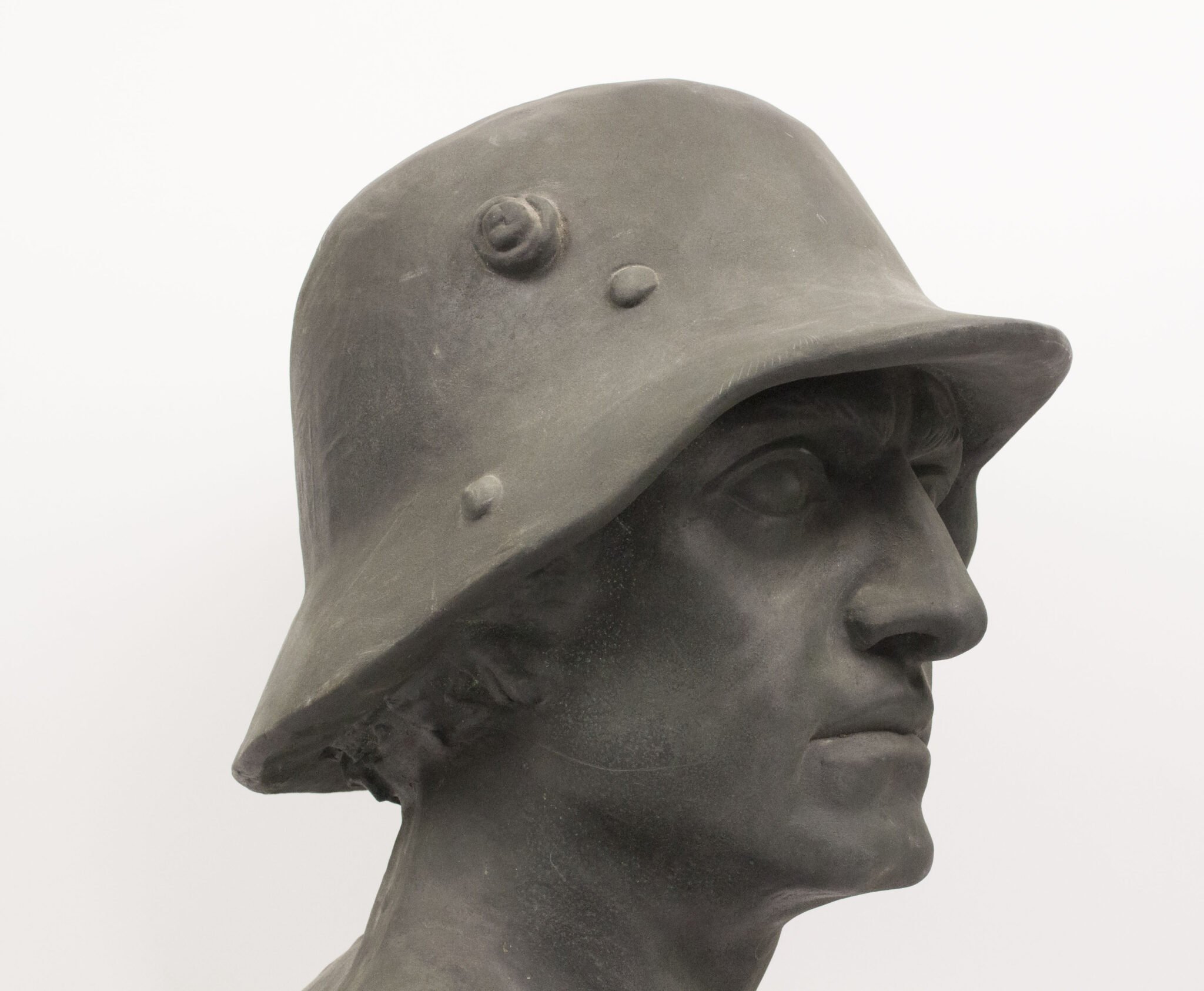 German World War I frontsoldier bust (57 cm high) — image 63