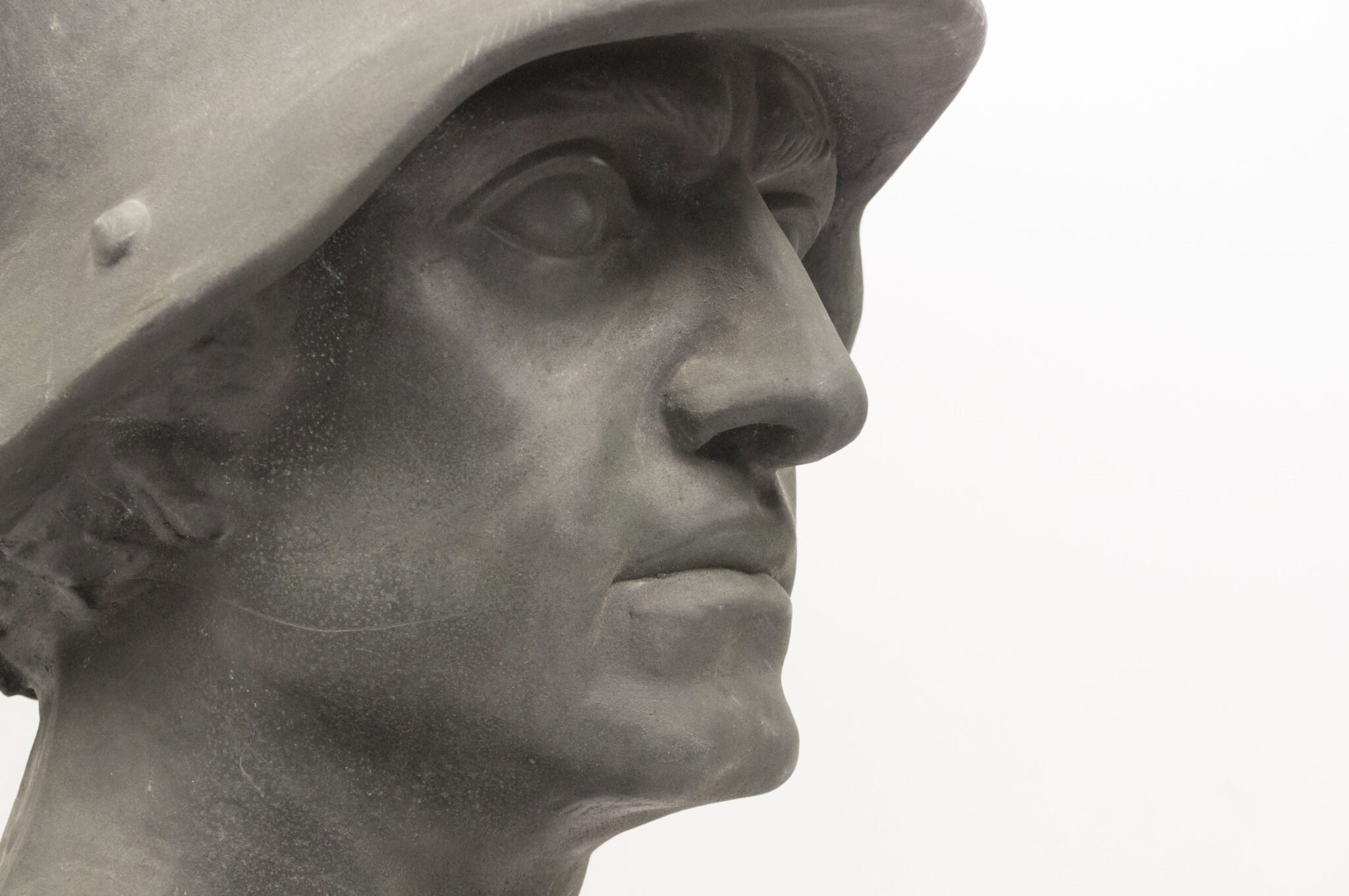 German World War I frontsoldier bust (57 cm high) — image 64