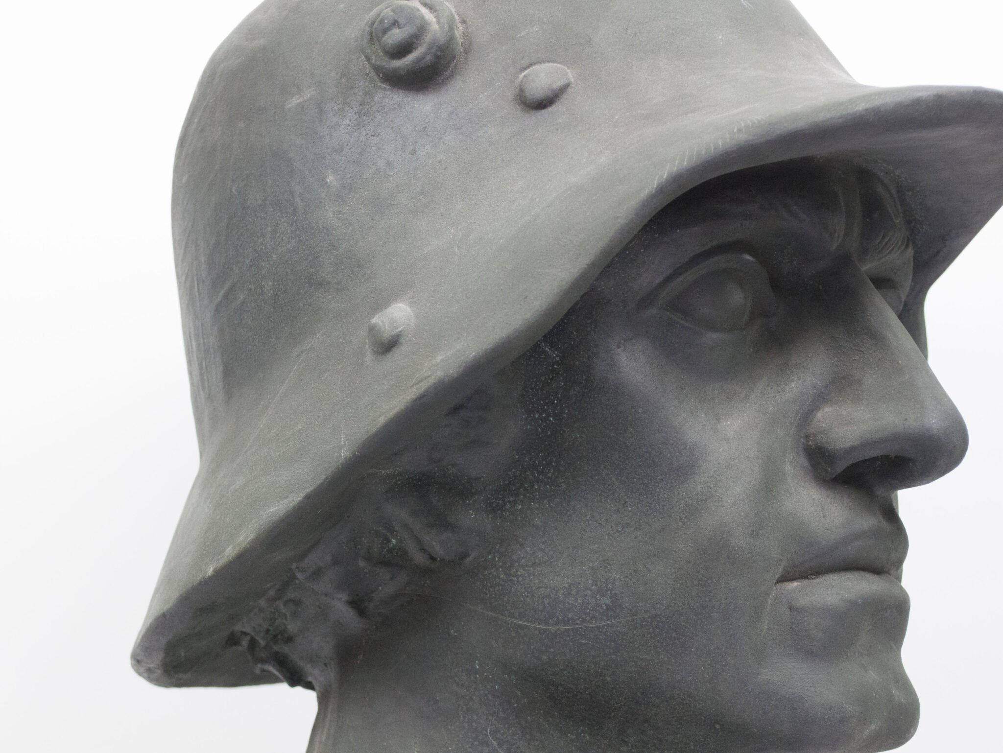 German World War I frontsoldier bust (57 cm high) — image 66