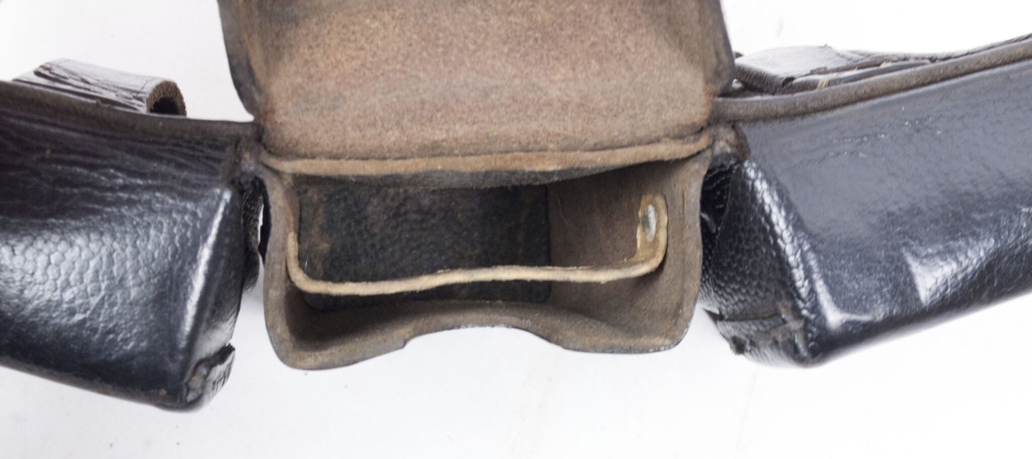 K98 pouch (unmarked and undated) — image 20