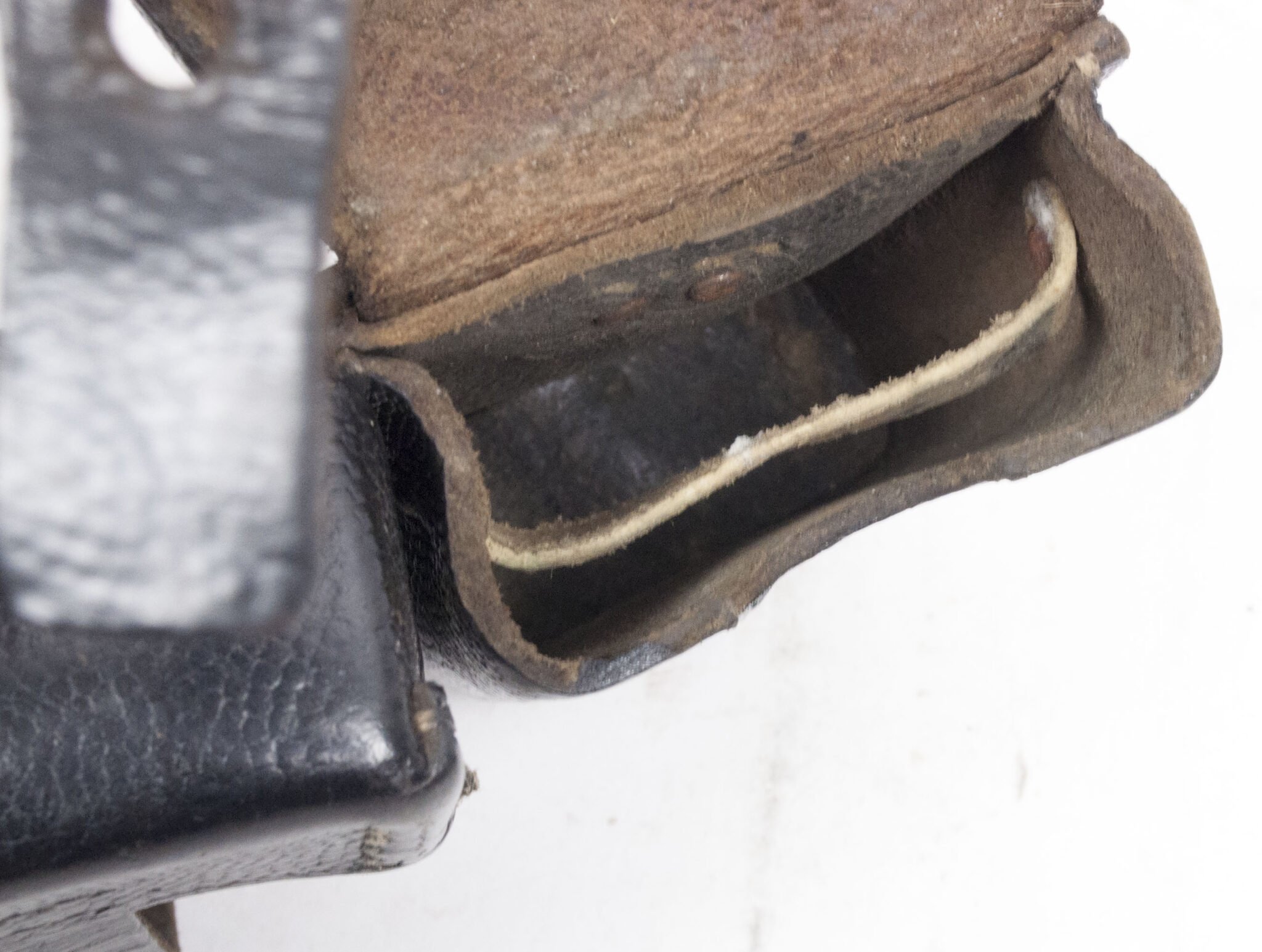 K98 pouch (unmarked and undated) — image 21