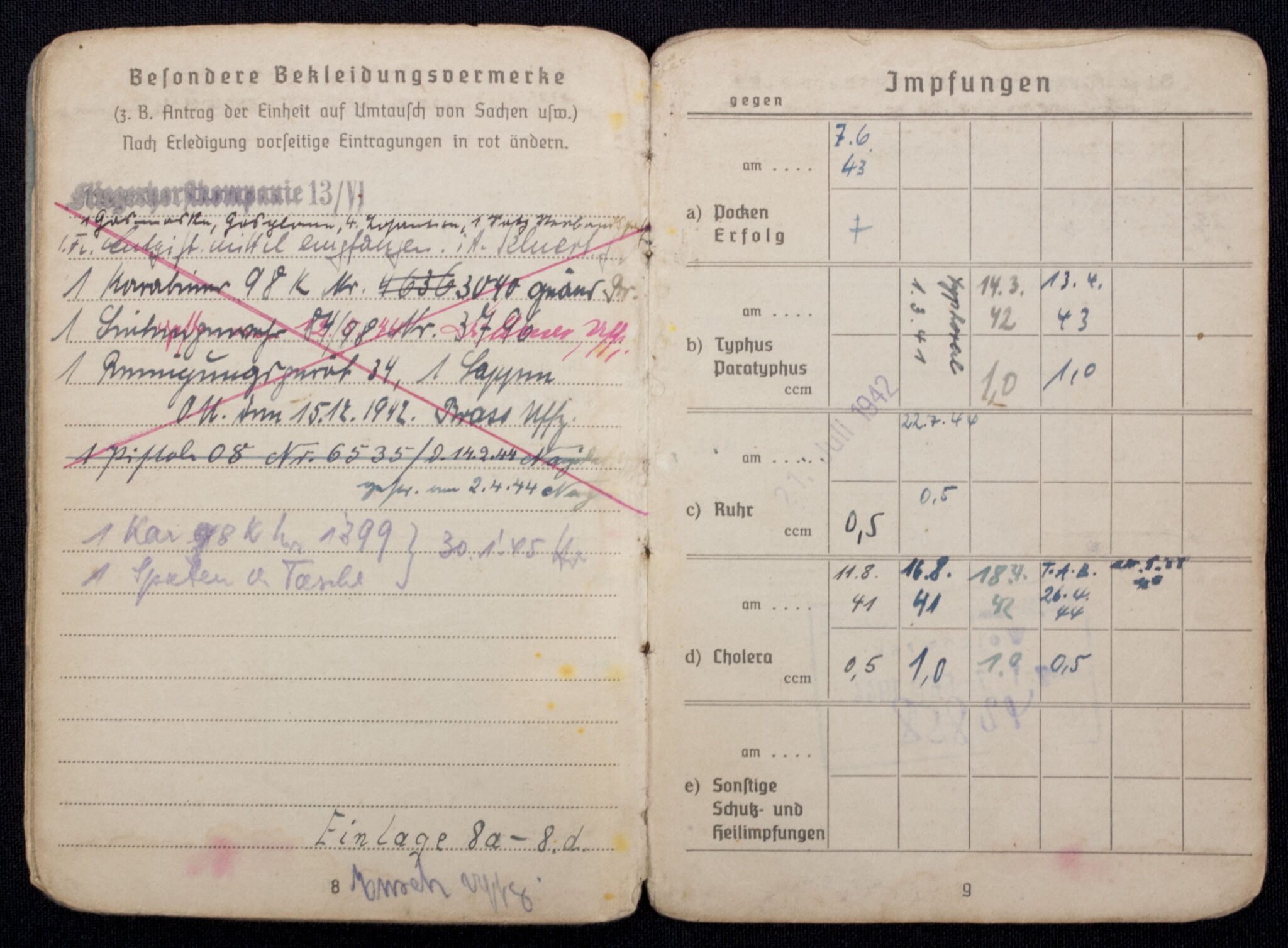 Soldbuch Flieger Fliegerhorstkompanie 13/VI mit Eintragung Ostmedaille , Kraftfahrbewährungsabzeichen in Silber — image 9