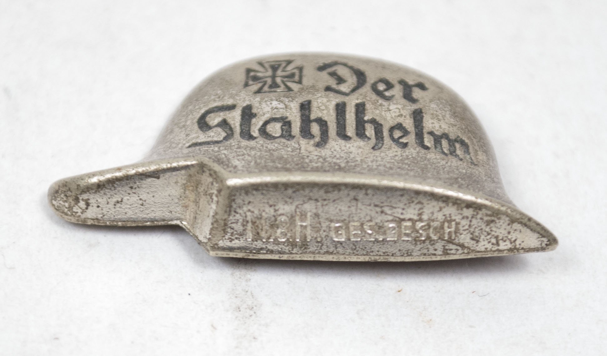 Stahlhelmbund (SHB) Memberbadge (marked N&H. Ges Gesch) — image 3