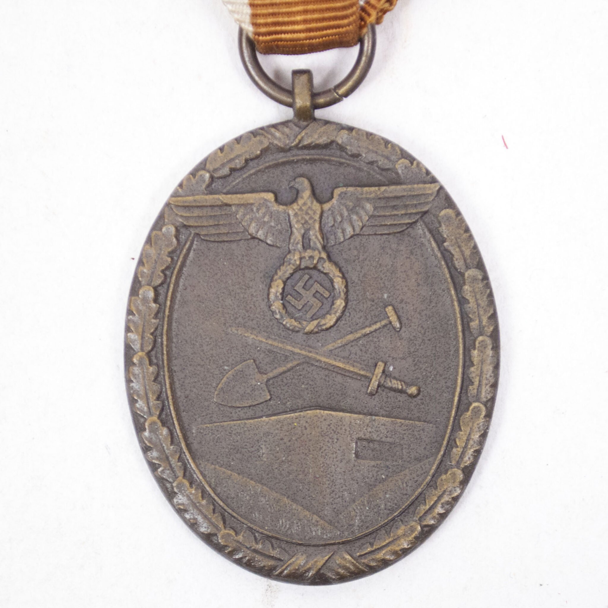 Westwall medal / Schutzwal medal — image 3