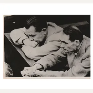 (Pressphoto) Nuremberg Trials – Hermann Goering + Rudolf Hess (2)