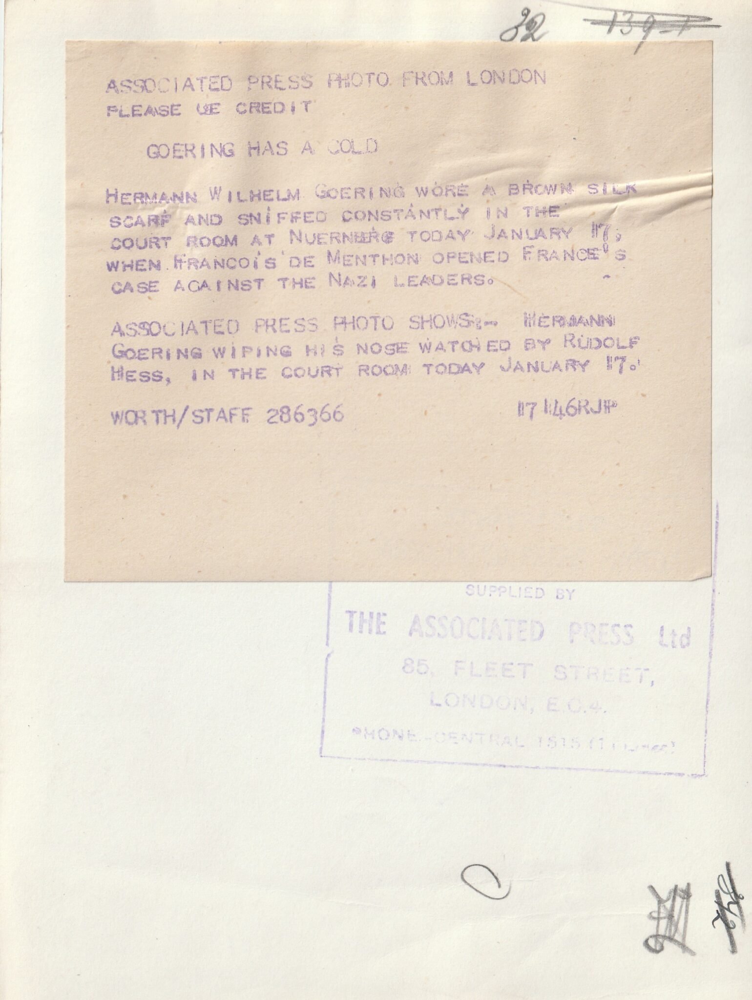 (Pressphoto) Nuremberg Trials Goering + Hess 'Goering has a cold' — image 2