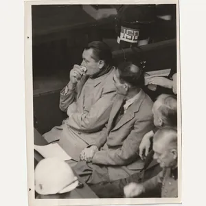 (Pressphoto) Nuremberg Trials Goering + Hess 'Goering has a cold'