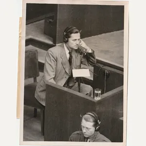 (Pressphoto) Nuremberg Trials – Walter Schellenberger – Nuernberg Witness answers …