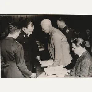 (Pressphoto) Nuremberg Trials – Farbenindustrie chiefs prepare defence